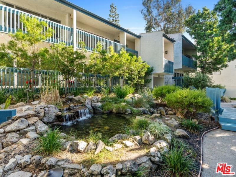 647 S Prospect AV #202 Redondo Beach CA 90277 | MLS #26862285 45 MLS #26862285 image #0