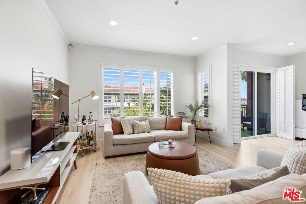 6020 Seabluff DR #411 Playa Vista CA 90094 | MLS #26862311 45 MLS #26862311 image #0