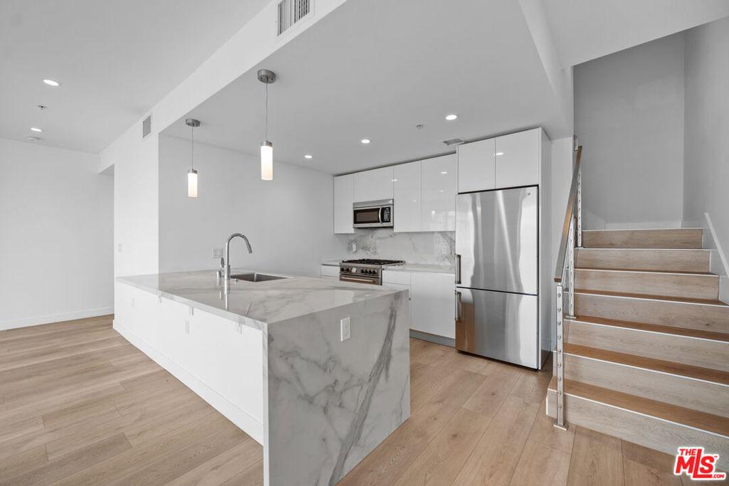 MLS #26862611 image #0