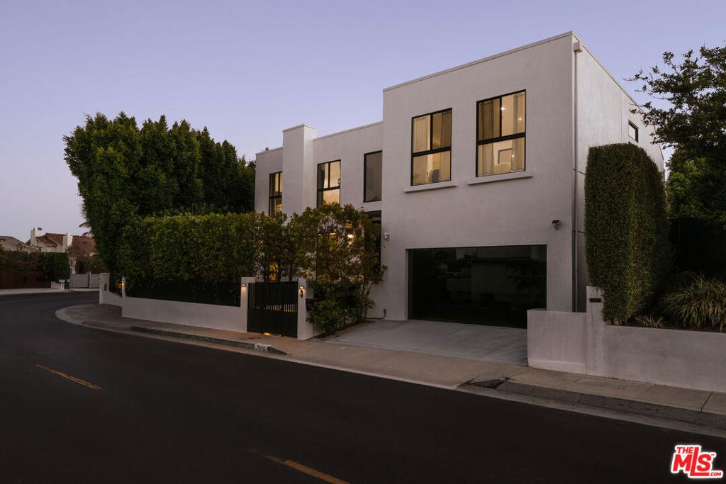 MLS #26862667 image #0