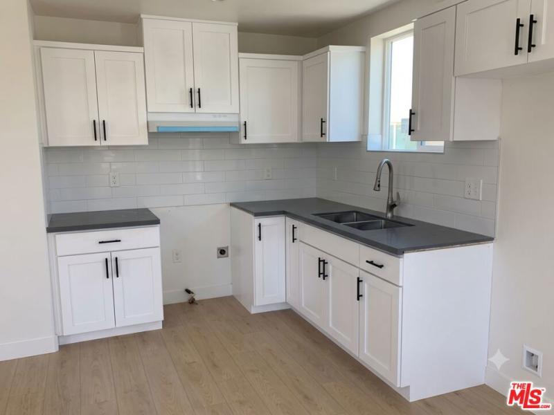 1/2 W 41st PL Los Angeles CA 90037 | MLS #26862721 45 MLS #26862721 image #0