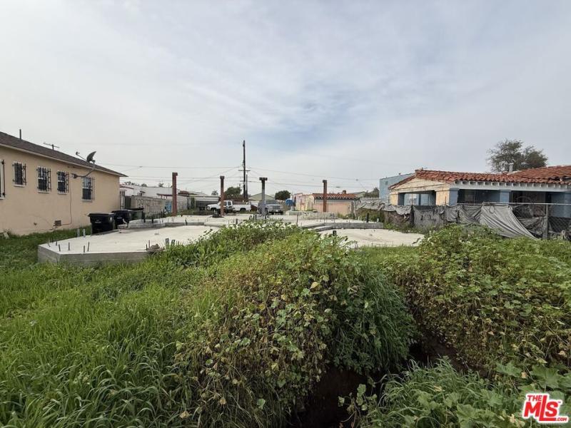 10965 S Hoover ST Los Angeles CA 90044 | MLS #26862861 37 MLS #26862861 image #0