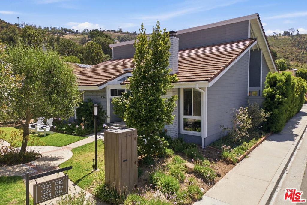 MLS #26862957 image #0
