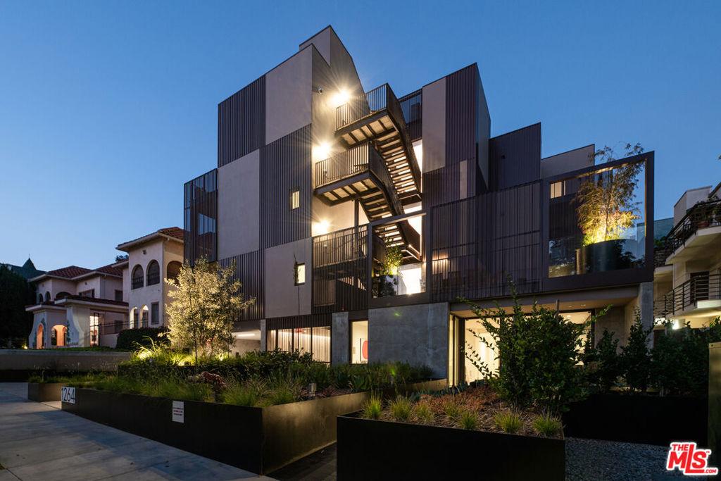 1264 N Harper AV #205 West Hollywood CA 90046 | MLS #26863971 45 MLS #26863971 image #0
