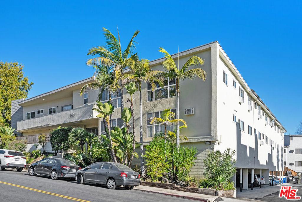 3410 Club DR Los Angeles CA 90064 | MLS #26864115 45 MLS #26864115 image #0