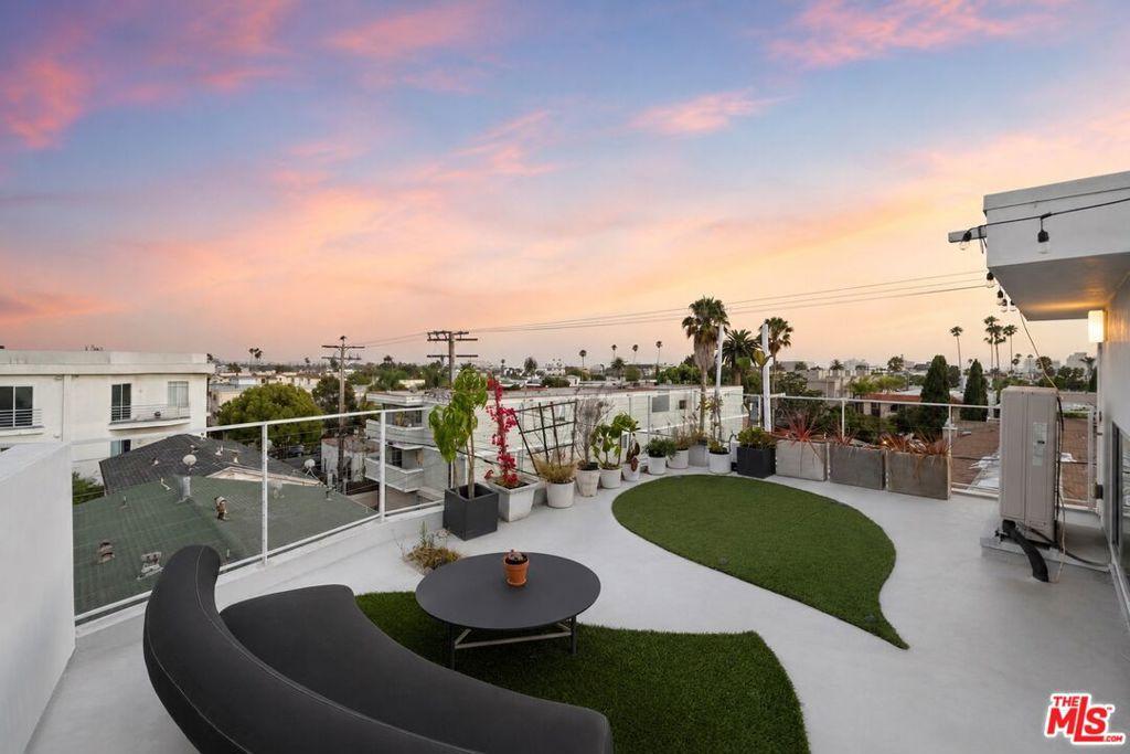 1244 14th ST #E Santa Monica CA 90404 | MLS #26864185 45 MLS #26864185 image #0
