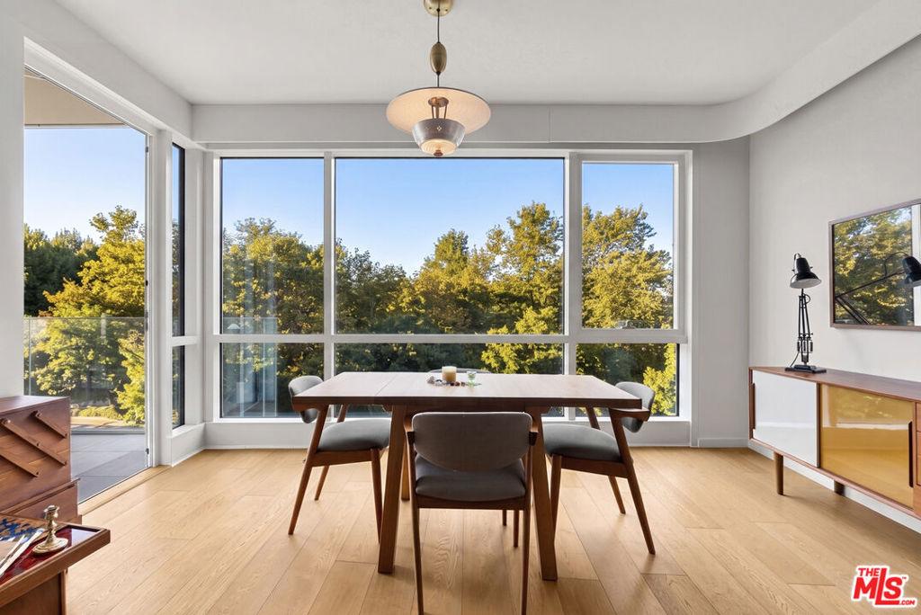 1705 Ocean AV #311 Santa Monica CA 90401 | MLS #26864191 45 MLS #26864191 image #0