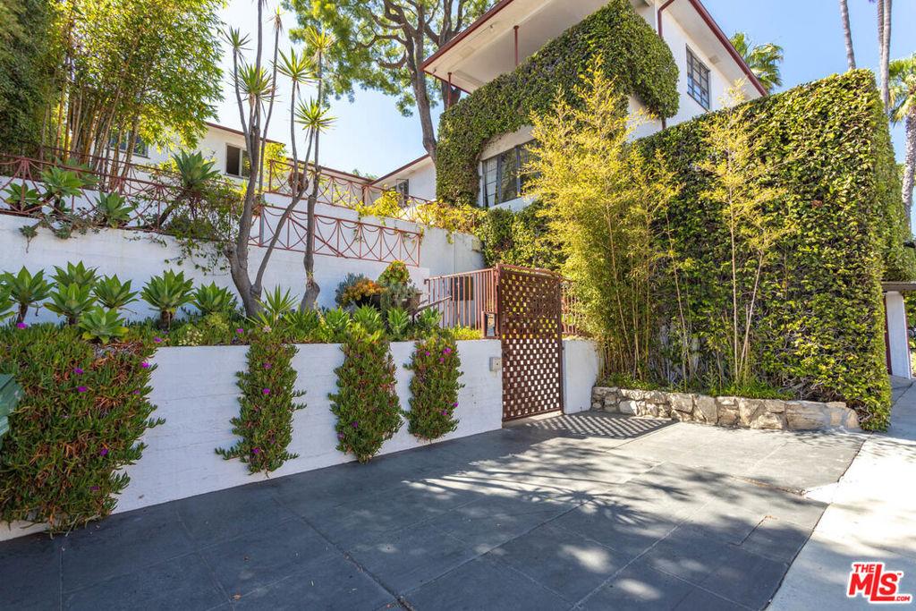 10959 STRATHMORE DR Los Angeles CA 90024 | MLS #26864483 45 MLS #26864483 image #0