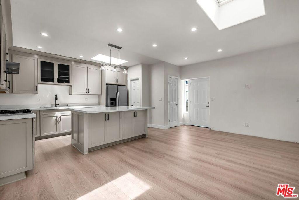 303 Culver BL Playa del Rey CA 90293 | MLS #26865067 45 MLS #26865067 image #0