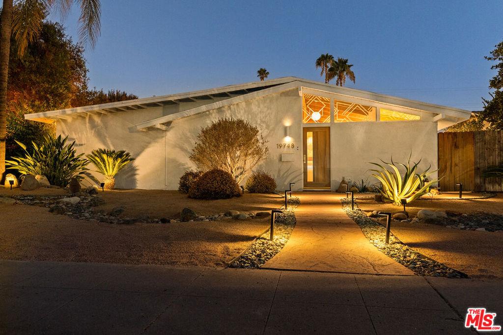 MLS #26865261 image #0
