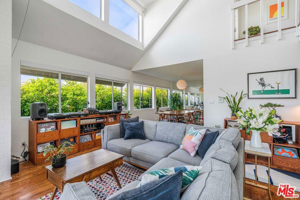 24 Westwind ST #C Marina del Rey CA 90292 | MLS #26865393 87 MLS #26865393 image #0