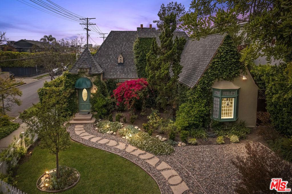 MLS #26865909 image #0