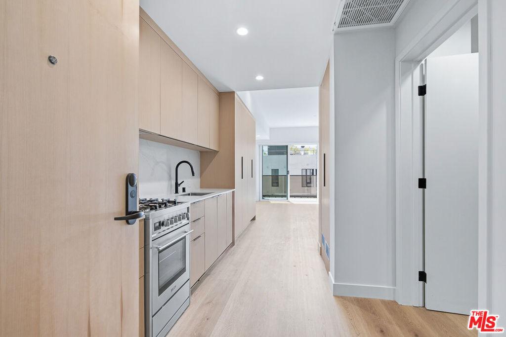 3555 Overland AV #404 Los Angeles CA 90034 | MLS #26866443 45 MLS #26866443 image #0