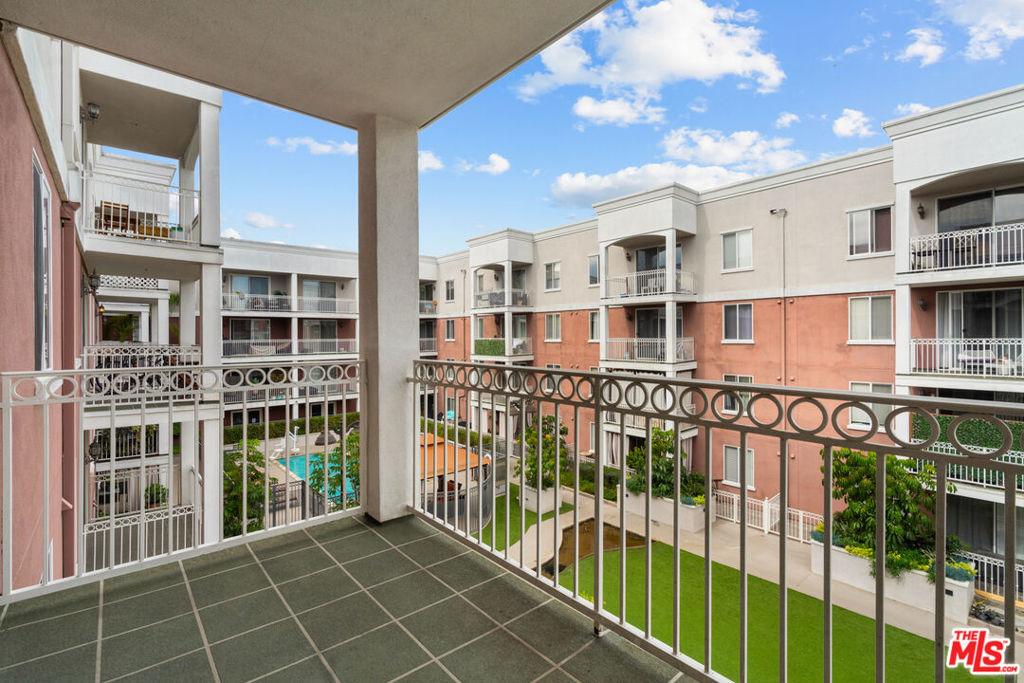 3740 Santa Rosalia DR #326 Los Angeles CA 90008 | MLS #26842299 87 MLS #26842299 image #0