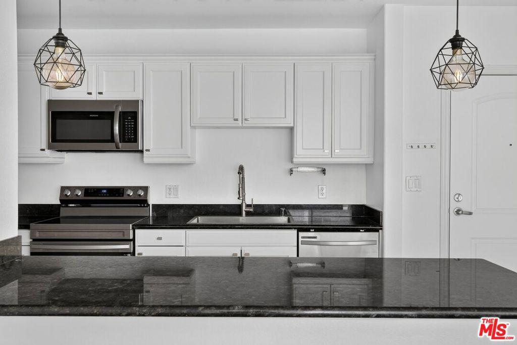 3740 Santa Rosalia DR #326 Los Angeles CA 90008 | MLS #26842299 87 MLS #26842299 image #0