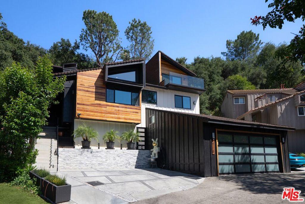 MLS #26867895 image #0