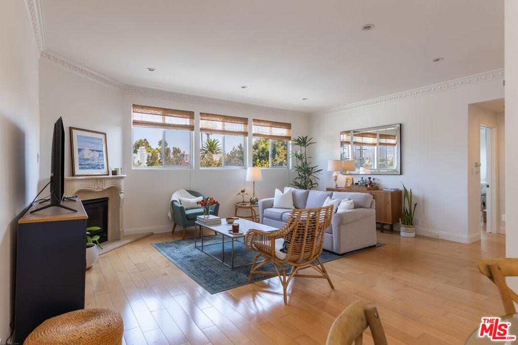 511 San Vicente BL #306 Santa Monica CA 90402 | MLS #26869147 45 MLS #26869147 image #0