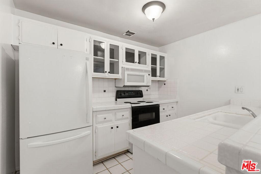 MLS #26869315 image #0