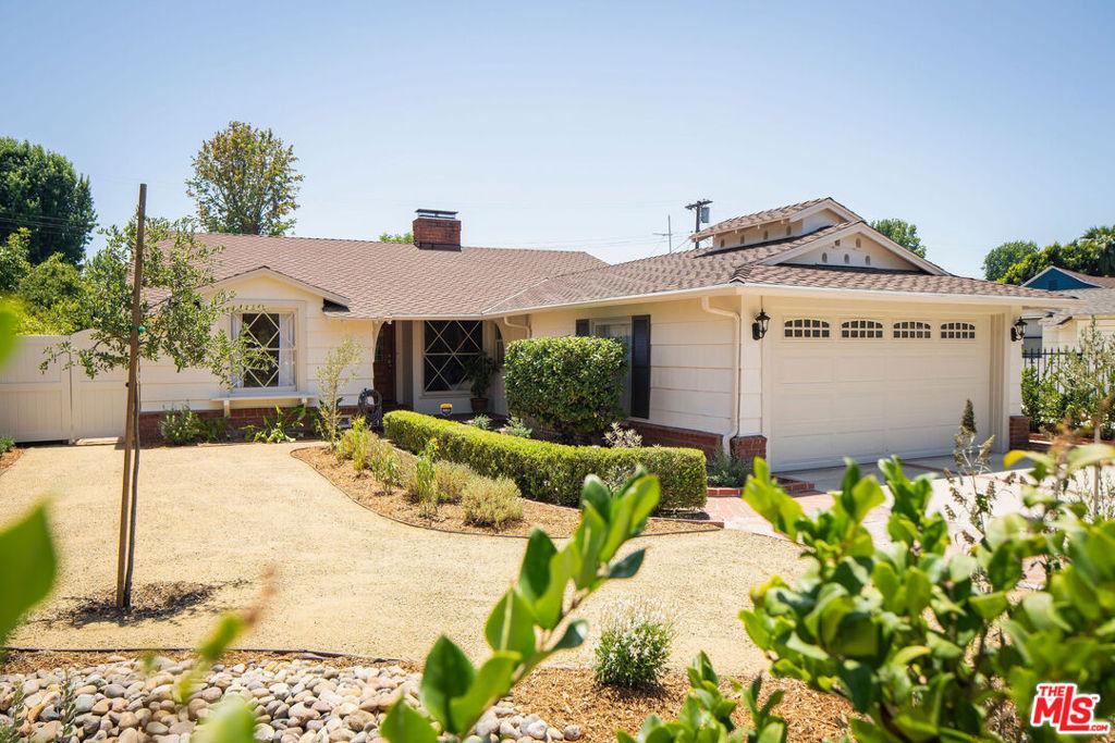 13024 Magnolia BL Los Angeles CA 91423 | MLS #26859763 87 MLS #26859763 image #0