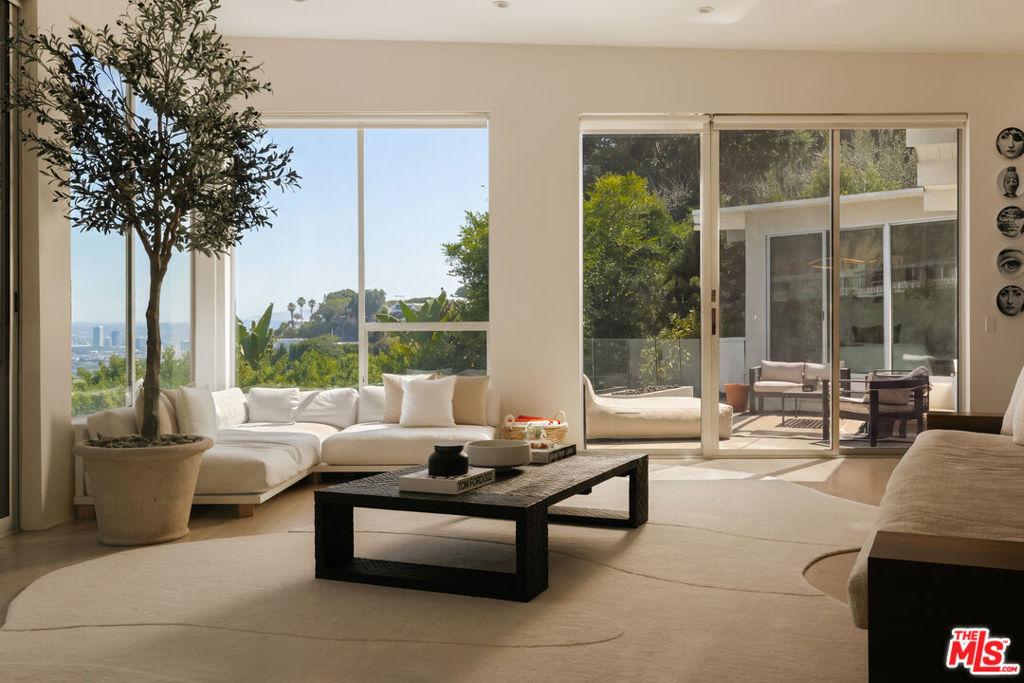 MLS #26869615 image #0