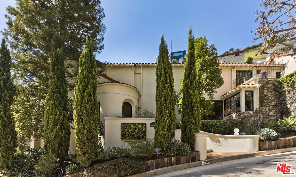 1701 Queens CT Los Angeles CA 90069 | MLS #26869793 45 MLS #26869793 image #0