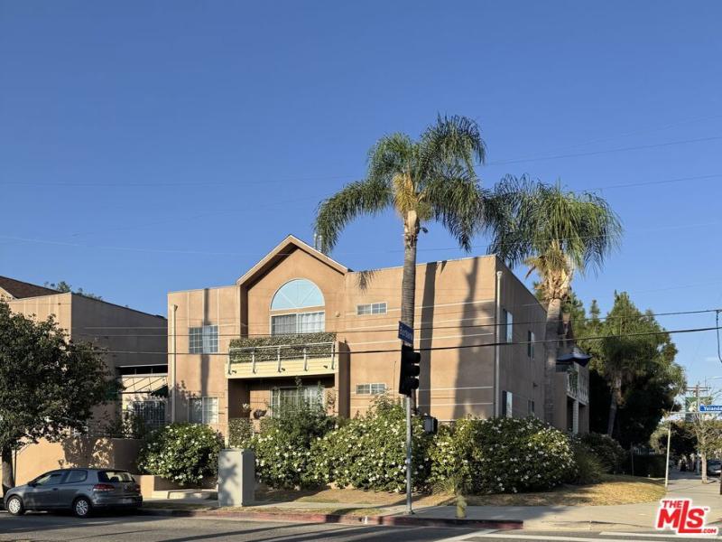 5620 Yolanda AV #111 Tarzana CA 91356 | MLS #26869853 45 MLS #26869853 image #0