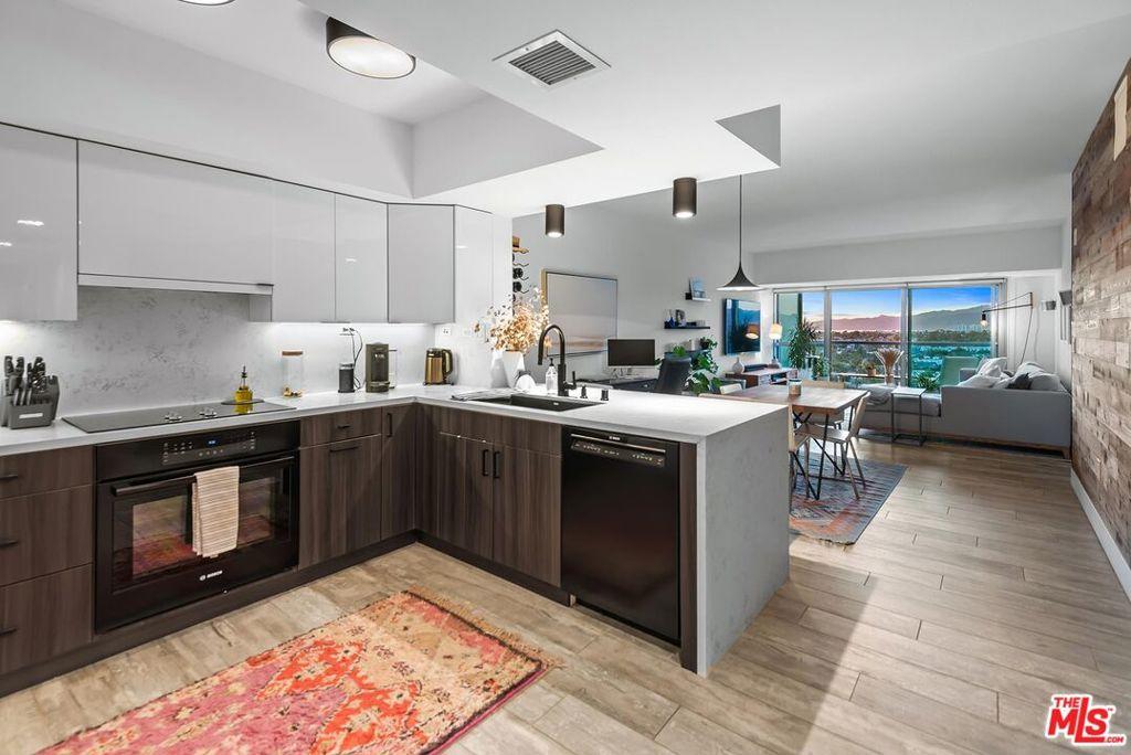 13700 MARINA POINTE DR #1010 Marina del Rey CA 90292 | MLS #26870453 45 MLS #26870453 image #0
