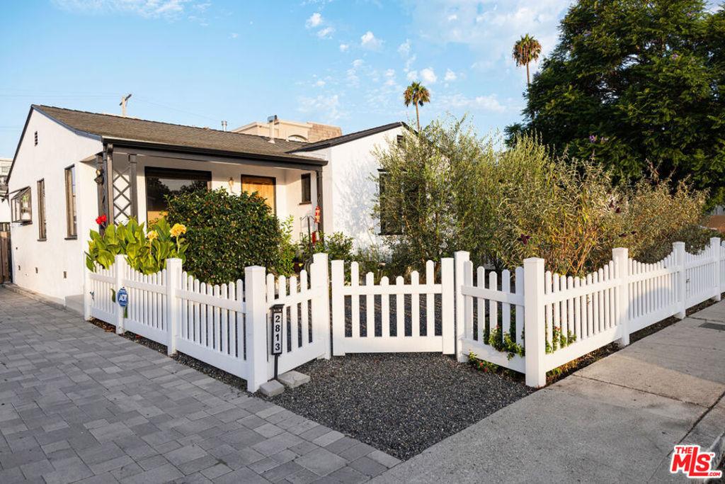 2813 S Bentley AV Los Angeles CA 90064 | MLS #26870687 45 MLS #26870687 image #0