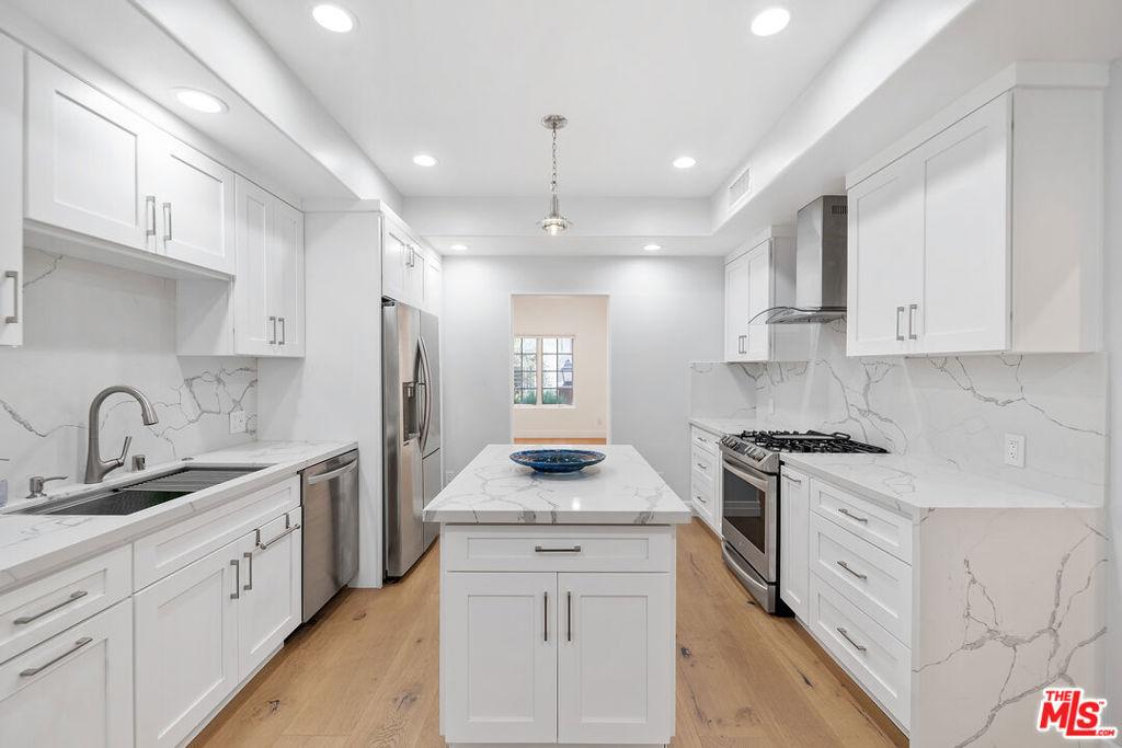851 N San Vicente BL #117 West Hollywood CA 90069 | MLS #26870889 45 MLS #26870889 image #0