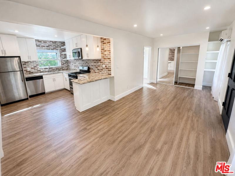 MLS #26870893 image #0