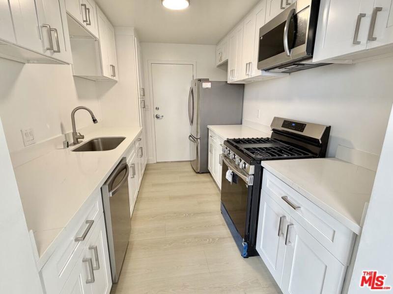 468 S Roxbury DR #404 Beverly Hills CA 90212 | MLS #26871457 45 MLS #26871457 image #0