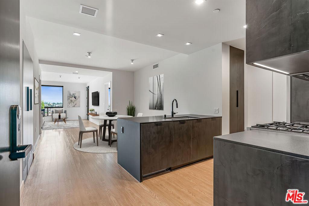 3688 Overland AV #714 Los Angeles CA 90034 | MLS #26871499 45 MLS #26871499 image #0