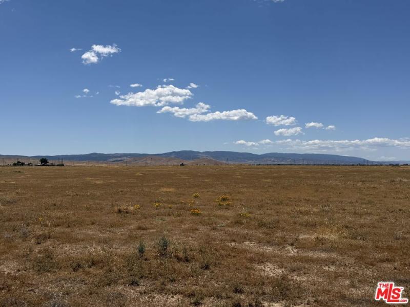 MLS #26871607 image #0