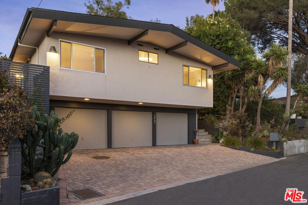 MLS #26871647 image #0