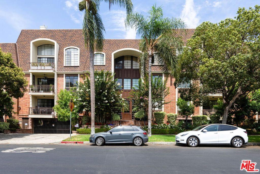 11939 Gorham AV #204 Los Angeles CA 90049 | MLS #26872381 45 MLS #26872381 image #0