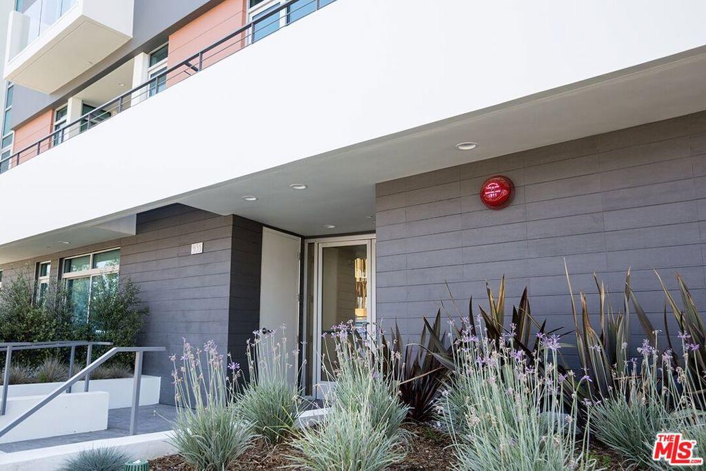 938 S ORANGE GROVE AV #405 Los Angeles CA 90036 | MLS #26872849 41 MLS #26872849 image #0