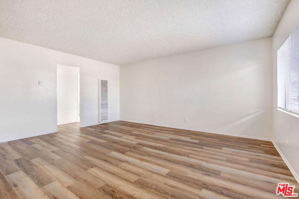 MLS #26873389 image #0
