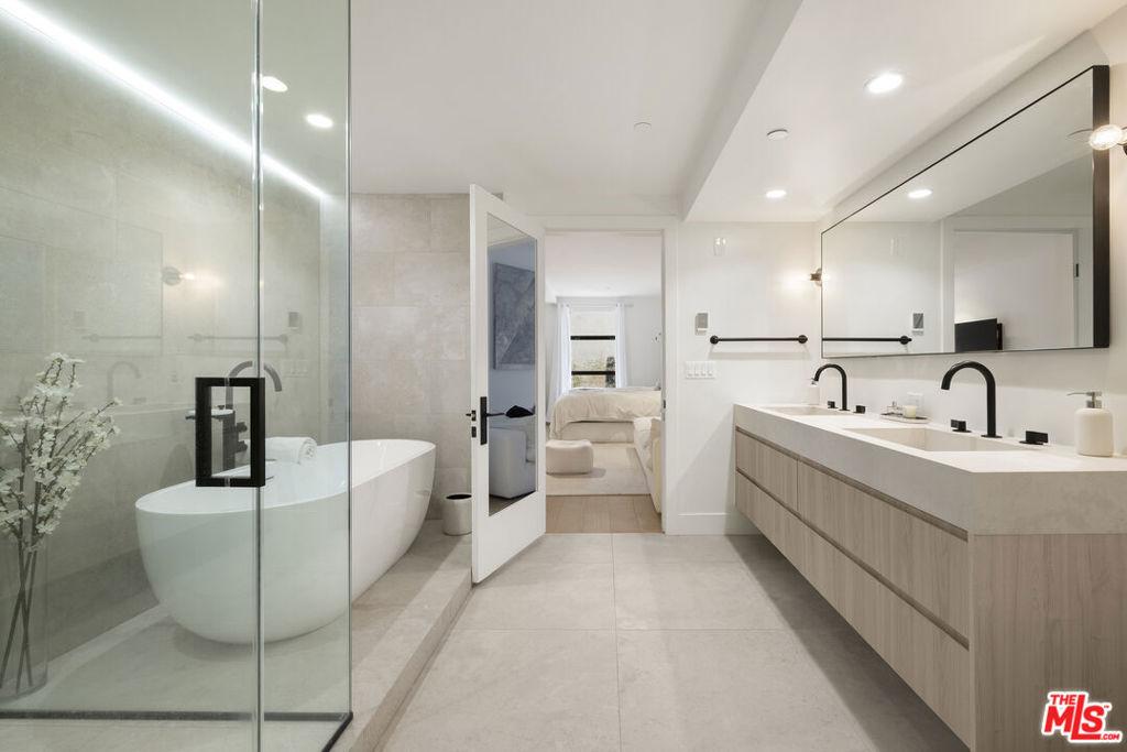 MLS #26874147 image #0