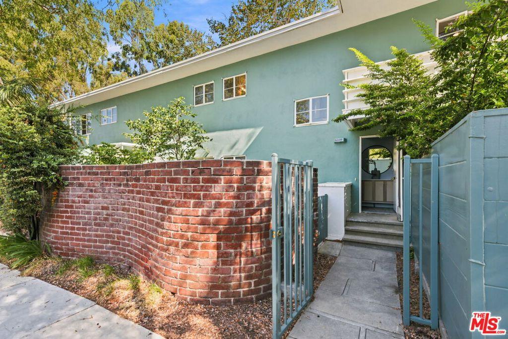 1/2 Village Los Angeles CA 90016 | MLS #26840543 129 MLS #26840543 image #0
