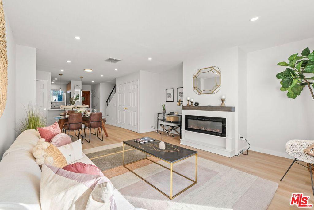 MLS #26875603 image #0