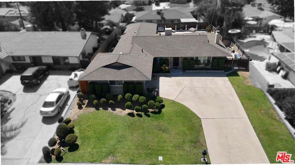 MLS #26875615 image #0