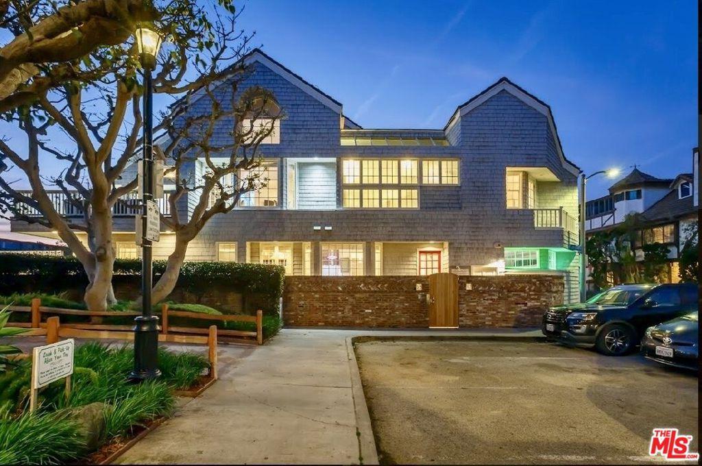 4219 Roma CT Los Angeles CA 90292 | MLS #26875977 41 MLS #26875977 image #0