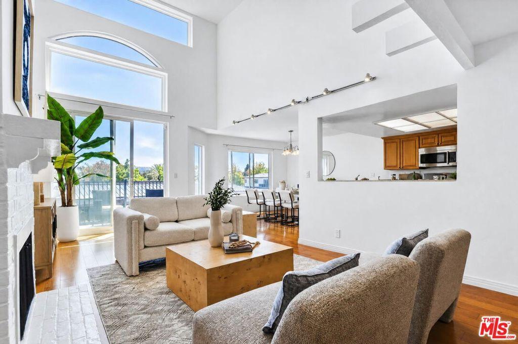 2677 Centinela AV #401 Santa Monica CA 90405 | MLS #26876239 45 MLS #26876239 image #0