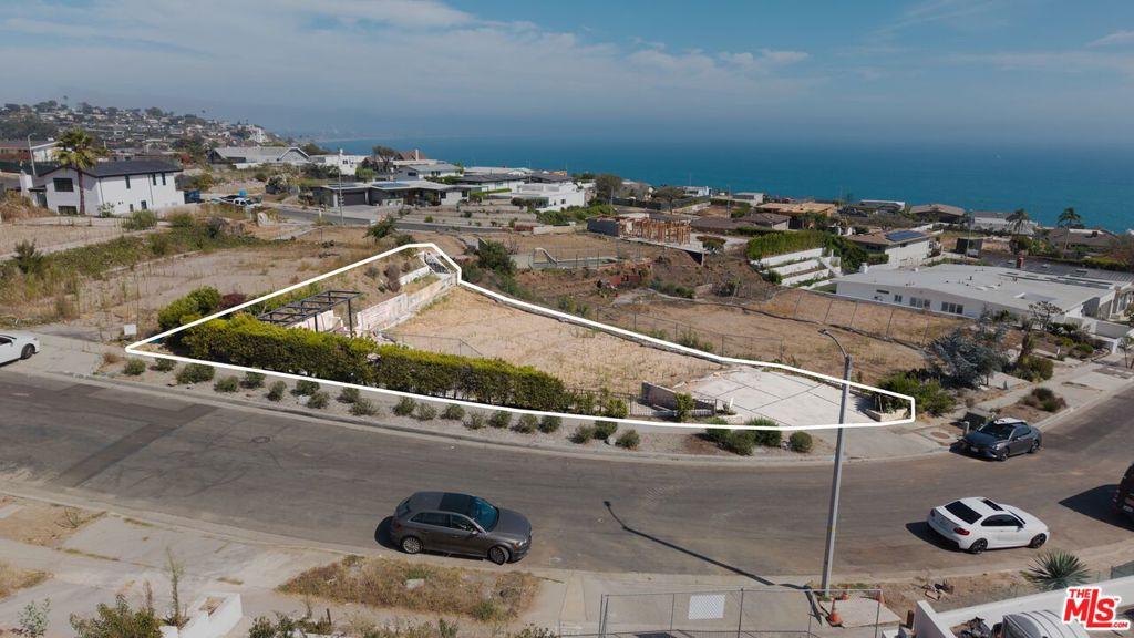 3718 Seahorn DR Malibu CA 90265 | MLS #26876271 45 MLS #26876271 image #0