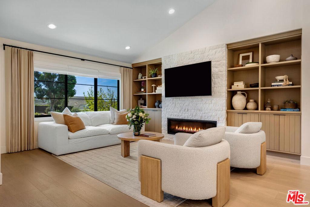 MLS #26876295 image #0