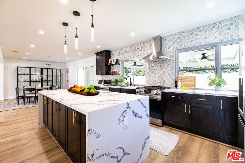 MLS #26876417 image #0