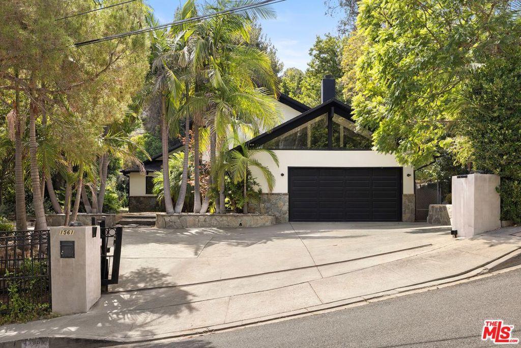 1561 Clear View DR Los Angeles CA 90210 | MLS #26886647 87 MLS #26886647 image #0