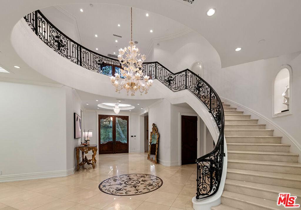 MLS #26895549 image #0
