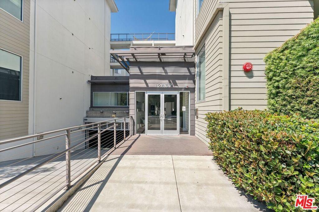 12837 Moorpark ST #313 Studio City CA 91604 | MLS #26904153 45 MLS #26904153 image #0