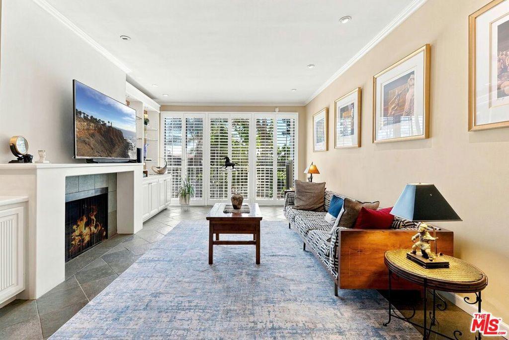 8455 Fountain AV #206 West Hollywood CA 90069 | MLS #26916301 45 MLS #26916301 image #0